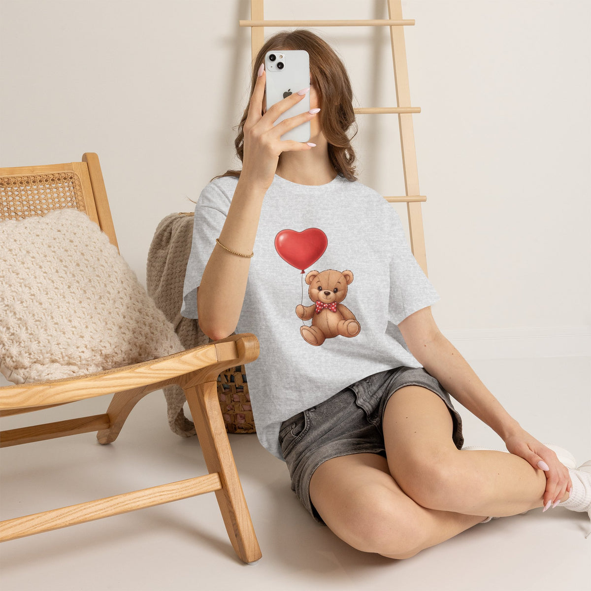 T-Shirt — Cute Teddy Bear Holding Heart Balloon Valentine Shirt